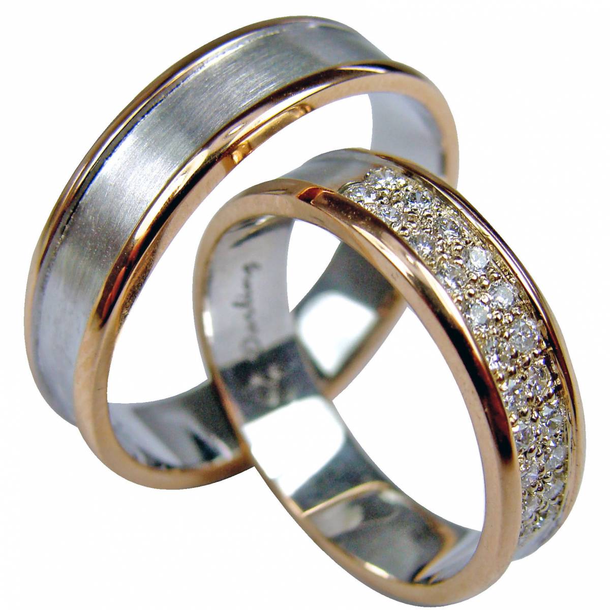 Alianças de Casamento Ouro Bicolor com 24 Diamantes de 0,24 CTS