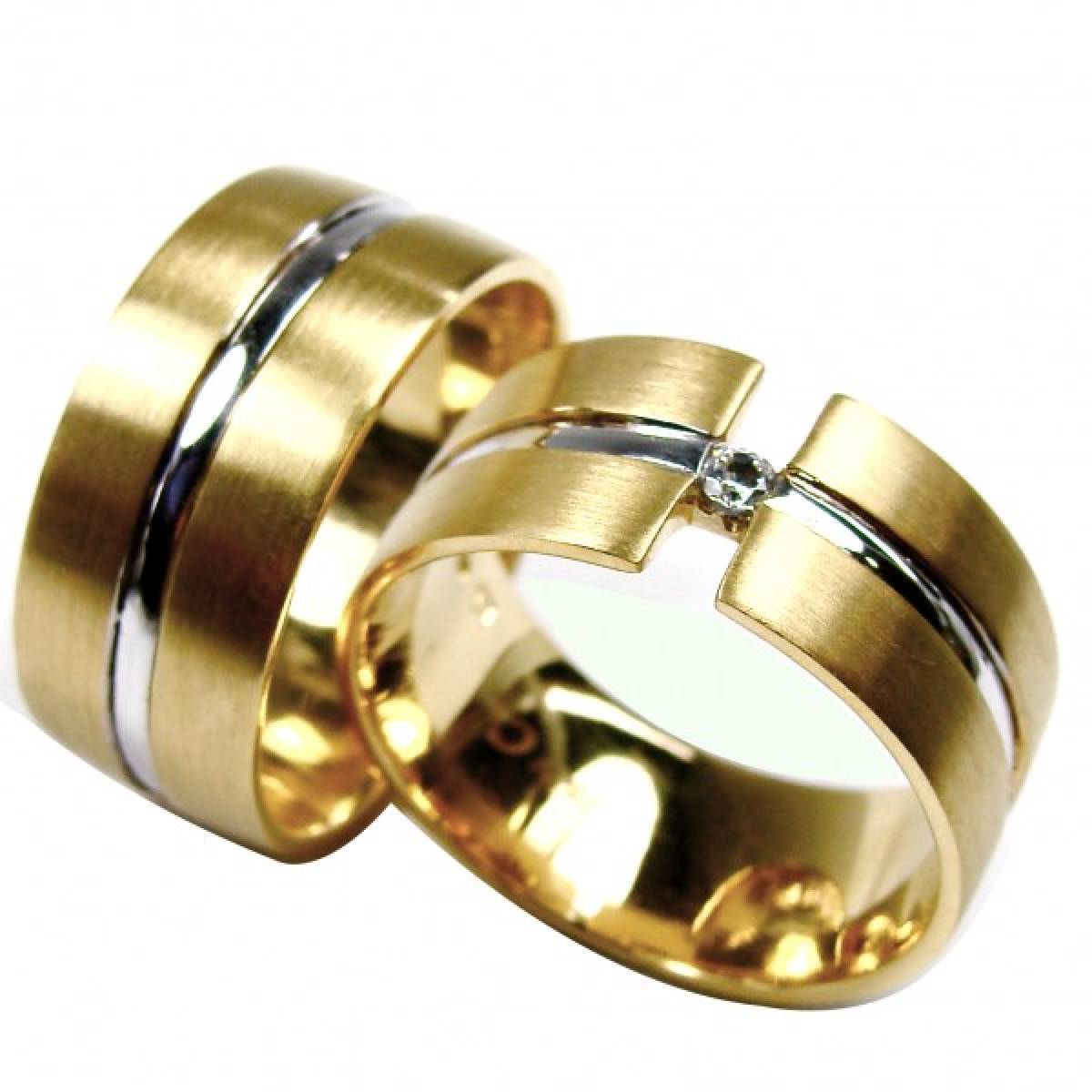 Alianças de Casamento em Ouro Bicolor com 1 Diamante de 0,05 CTS