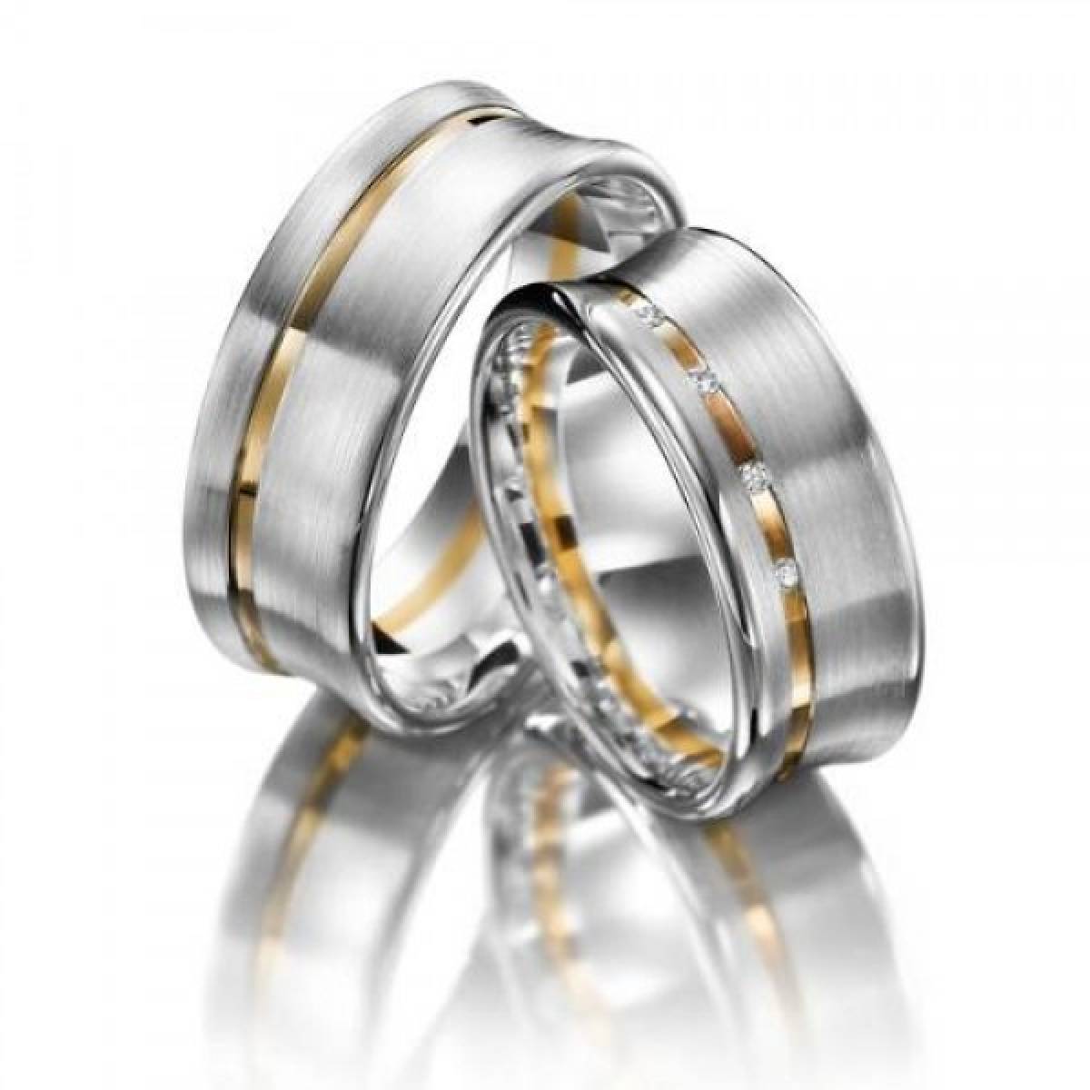 Alianças de Casamento em Ouro Bicolor com 8 Diamantes de 0,08 CTS